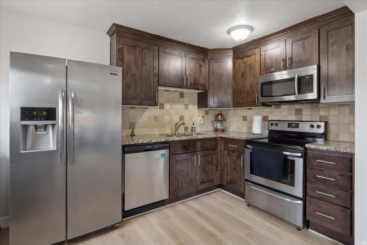 GOLDEN ACRES - Residential