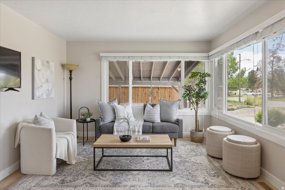 GOLDEN ACRES - Residential