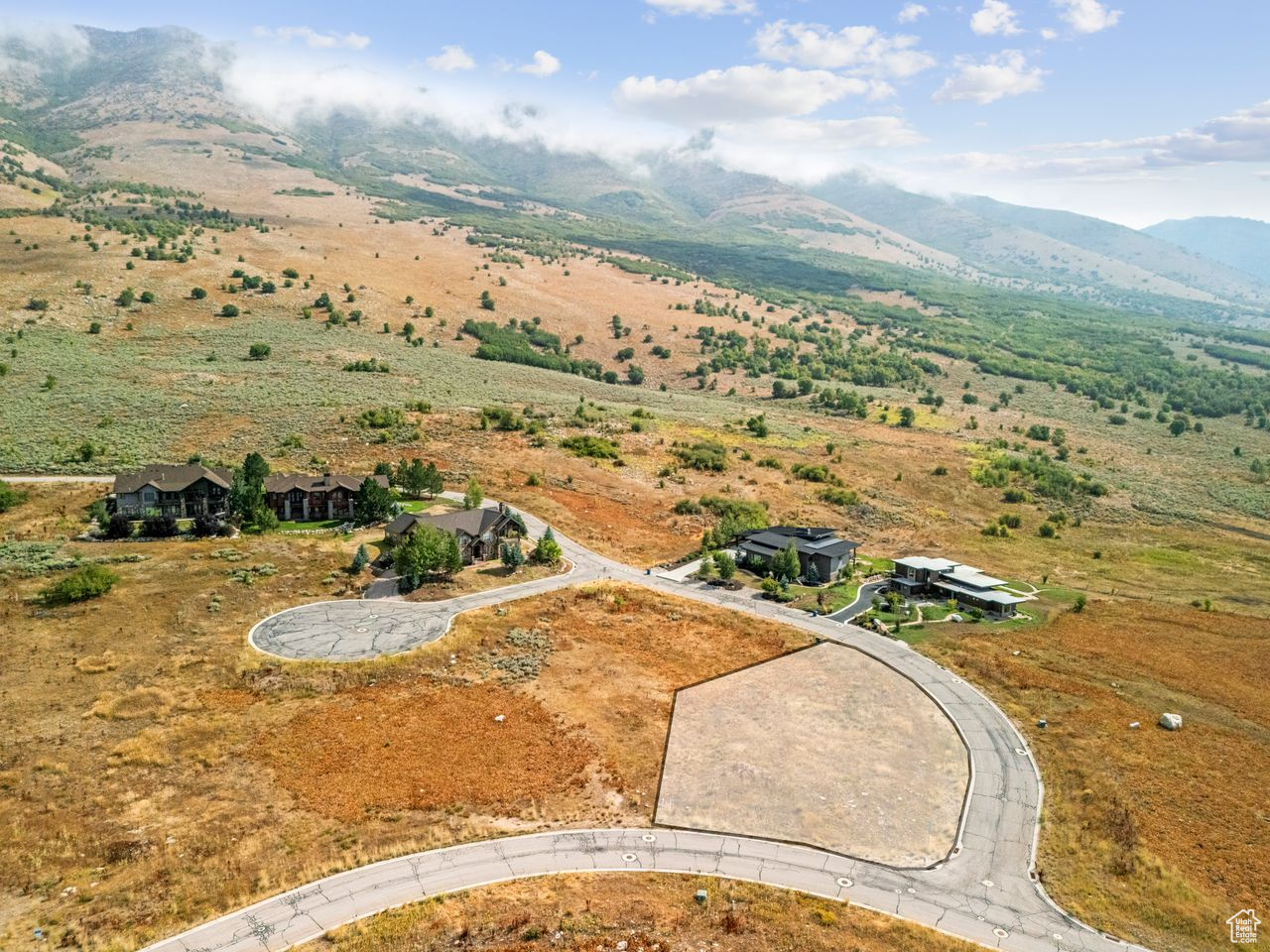 THE HIGHLANDS - Land