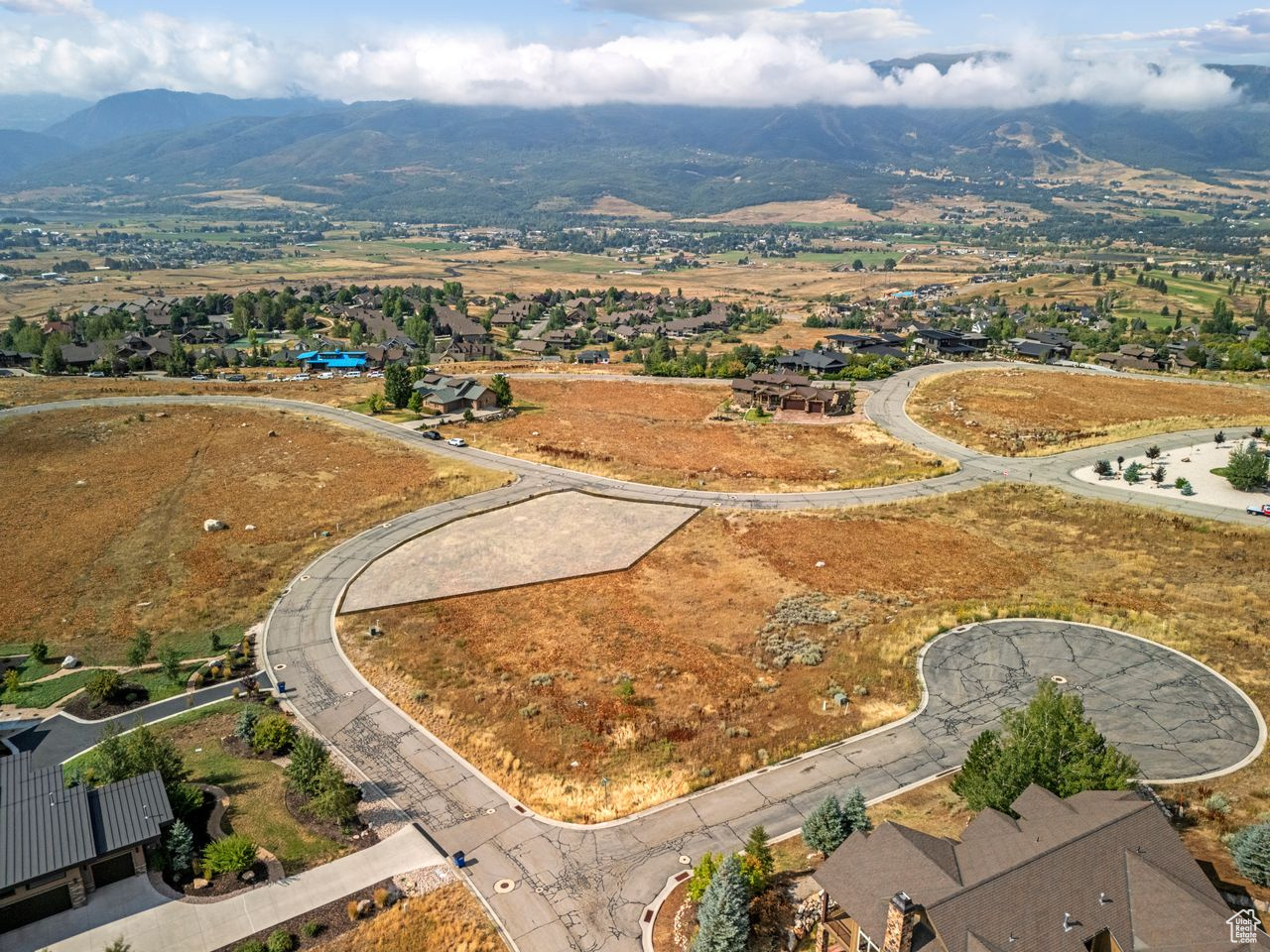 THE HIGHLANDS - Land