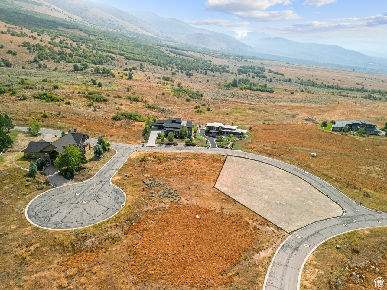 THE HIGHLANDS - Land