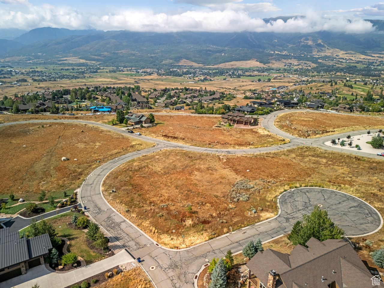 THE HIGHLANDS - Land