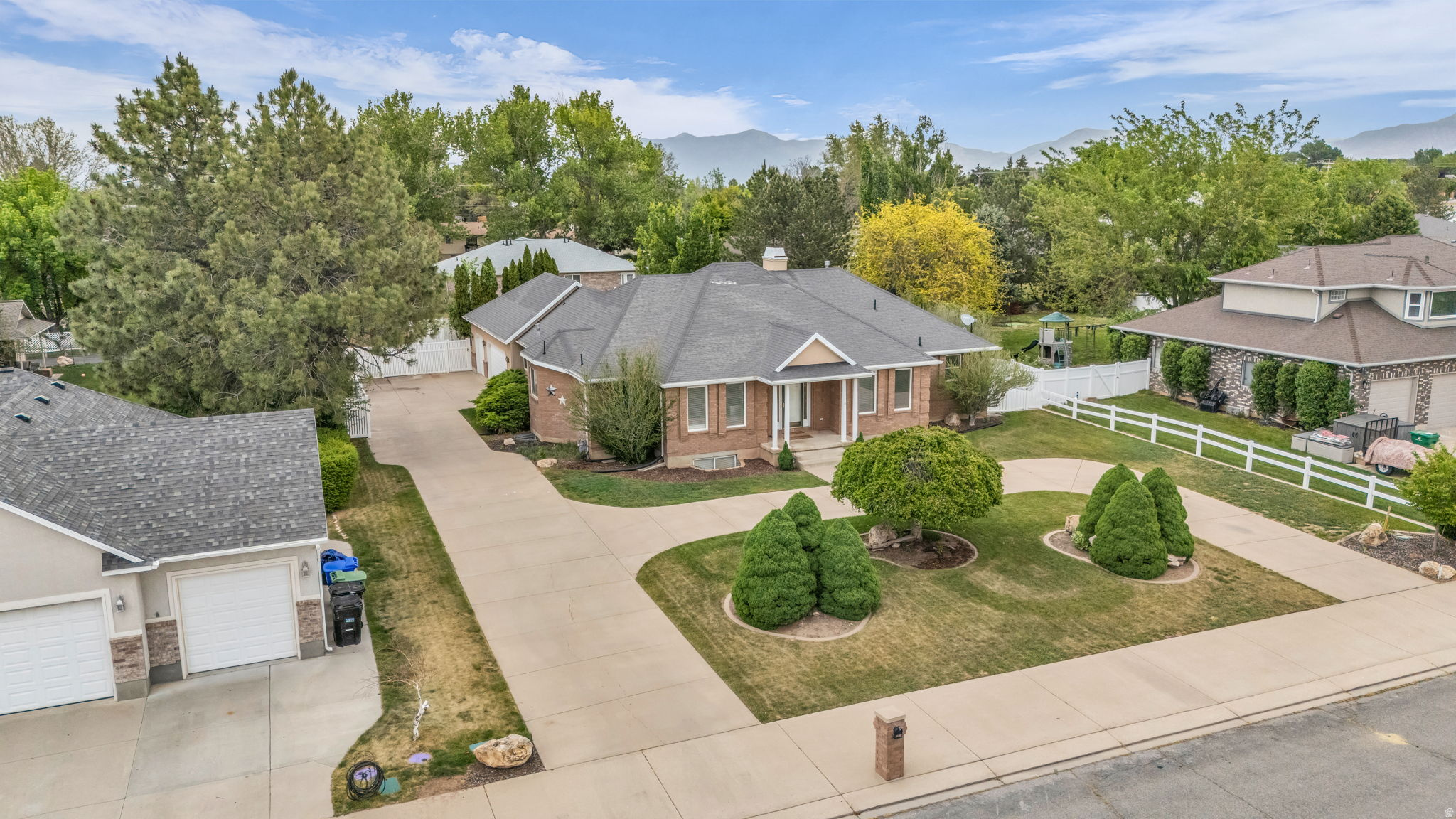 COUNTRY WEST - Residential