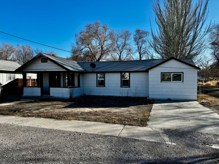 3 Bed/2 bath home that has had the bathrooms and kitchen updated nicely, along with many other areas in the home. Large living room and dining room, bonus electric fireplace in the living room. Extra room between the bedrooms that could be used for a den/office, etc. All appliances are included. Fenced back yard with vehicle gate access. Small garage/workshop in back yard.