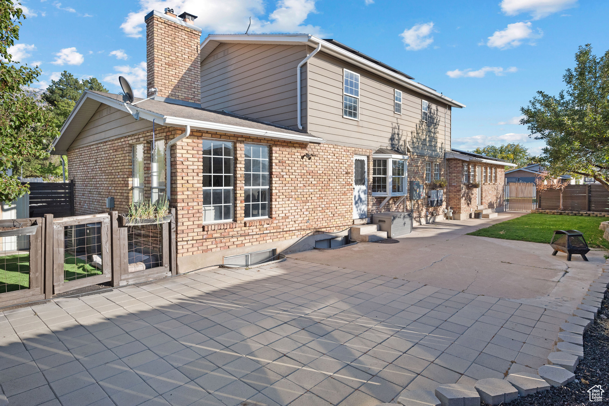 CASCADE ACRES - Residential