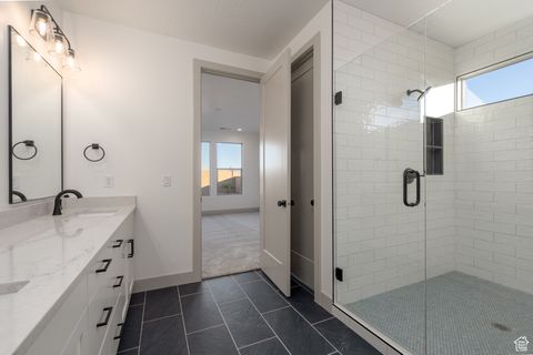 Tiny photo for 1579 HORIZON PKWY N #124, Washington, UT 84780 (MLS # 2115180)