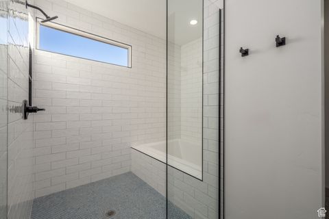 Tiny photo for 1579 HORIZON PKWY N #124, Washington, UT 84780 (MLS # 2115180)