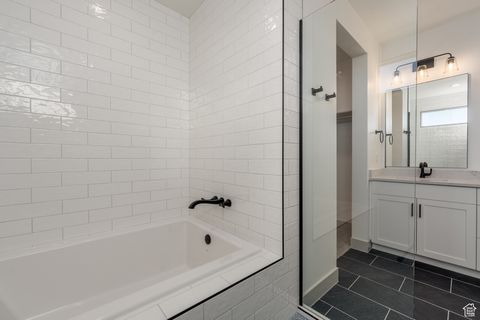 Tiny photo for 1579 HORIZON PKWY N #124, Washington, UT 84780 (MLS # 2115180)