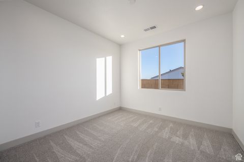 Tiny photo for 1579 HORIZON PKWY N #124, Washington, UT 84780 (MLS # 2115180)