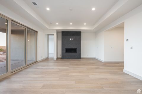 Tiny photo for 1579 HORIZON PKWY N #124, Washington, UT 84780 (MLS # 2115180)