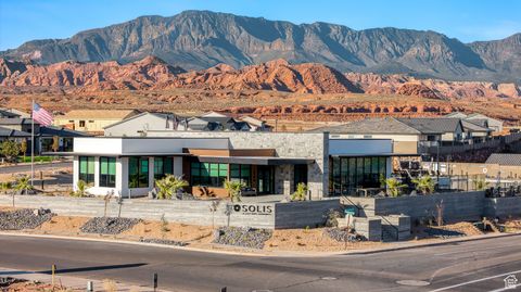 Tiny photo for 1579 HORIZON PKWY N #124, Washington, UT 84780 (MLS # 2115180)