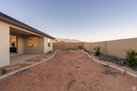 Tiny photo for 1579 HORIZON PKWY N #124, Washington, UT 84780 (MLS # 2115180)