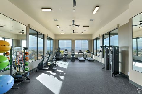 Tiny photo for 1579 HORIZON PKWY N #124, Washington, UT 84780 (MLS # 2115180)