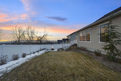 Tiny photo for 1390 E ORCHARD RIDGE LN, Kaysville, UT 84037 (MLS # 2134327)