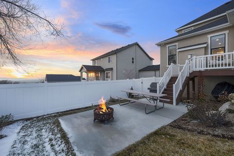 Tiny photo for 1390 E ORCHARD RIDGE LN, Kaysville, UT 84037 (MLS # 2134327)