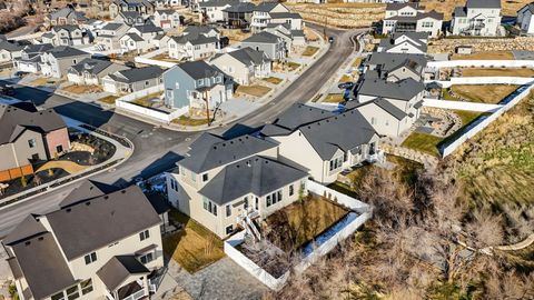 Tiny photo for 1390 E ORCHARD RIDGE LN, Kaysville, UT 84037 (MLS # 2134327)