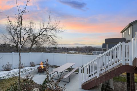 Tiny photo for 1390 E ORCHARD RIDGE LN, Kaysville, UT 84037 (MLS # 2134327)