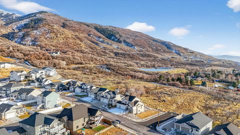 Tiny photo for 1390 E ORCHARD RIDGE LN, Kaysville, UT 84037 (MLS # 2134327)