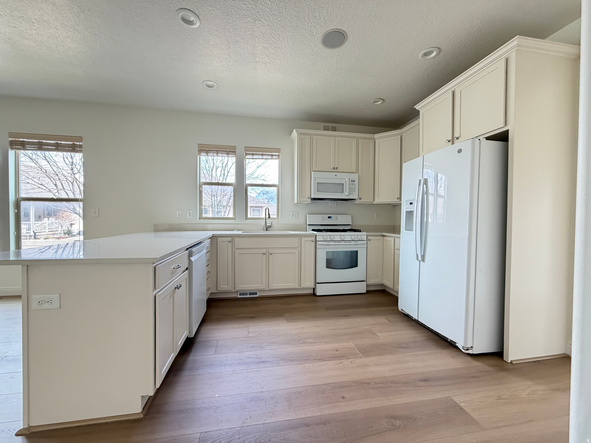 IVORY RIDGE - Residential