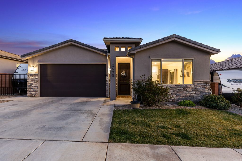 Photo of 3595 W 150 N, Hurricane, UT 84737 (MLS # 2142730)