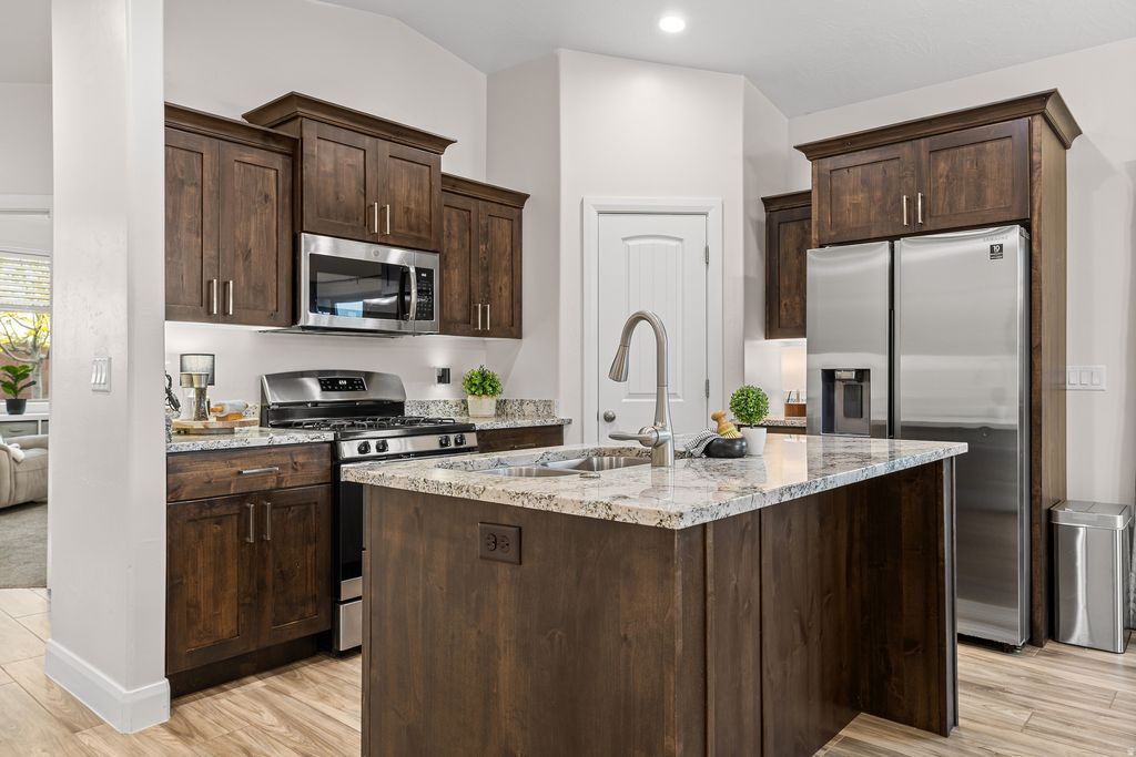 Photo of 3595 W 150 N, Hurricane, UT 84737 (MLS # 2142730)