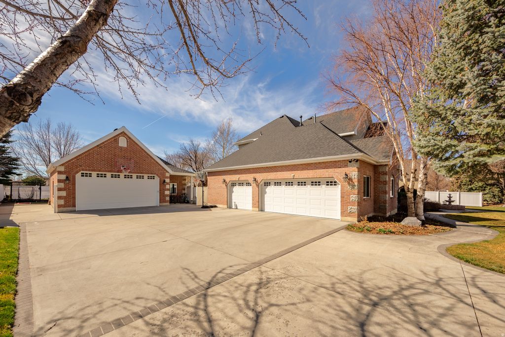 Photo of 5843 W AVONMORE CIR, Highland, UT 84003 (MLS # 2143621)