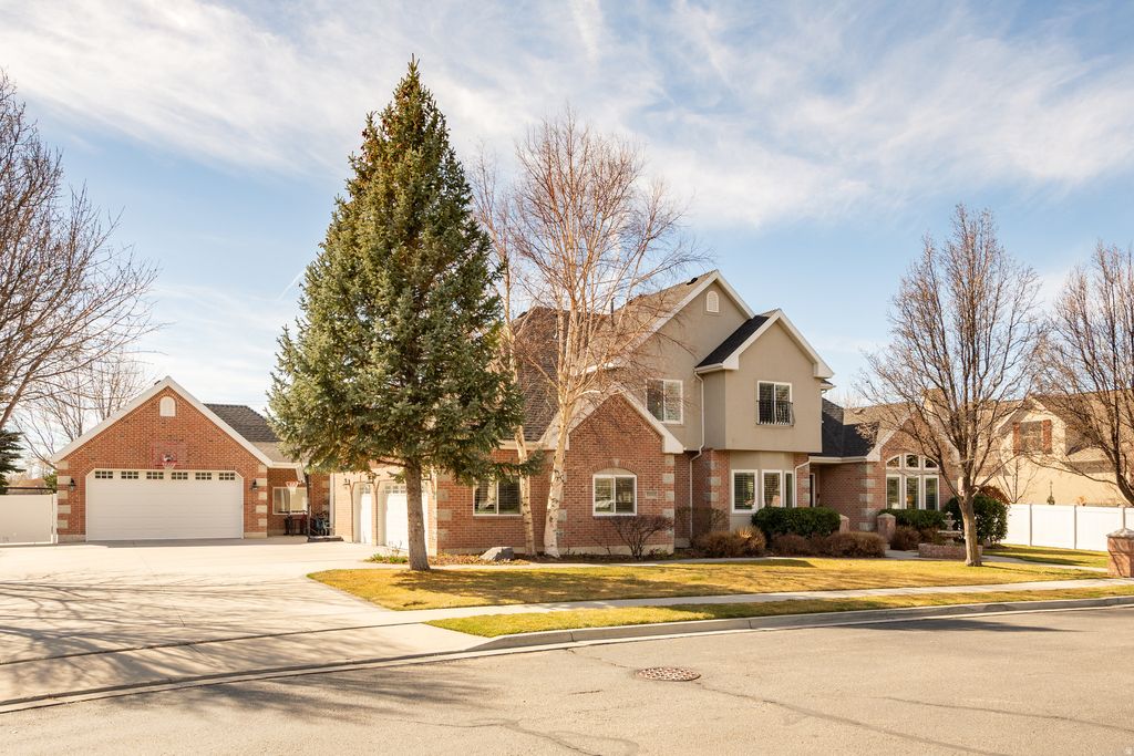 Photo of 5843 W AVONMORE CIR, Highland, UT 84003 (MLS # 2143621)