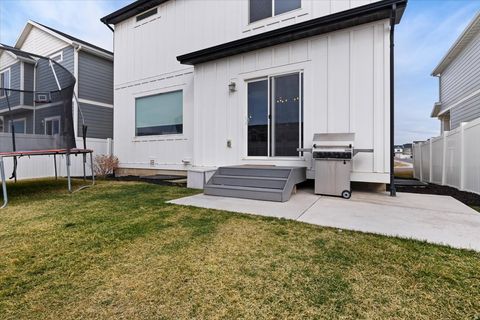 Tiny photo for 3785 W COLD POND AVE, Lehi, UT 84043 (MLS # 2142574)