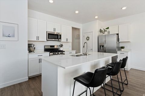 Tiny photo for 3785 W COLD POND AVE, Lehi, UT 84043 (MLS # 2142574)