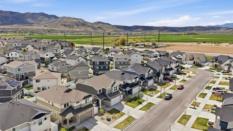 Tiny photo for 87 E MEANDERING WAY, Saratoga Springs, UT 84045 (MLS # 2150329)