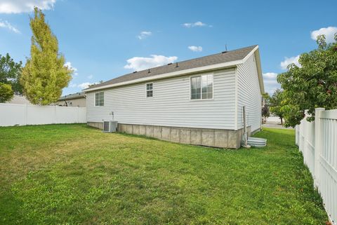 Tiny photo for 1568 DAWSON LN, Tooele, UT 84074 (MLS # 2120486)
