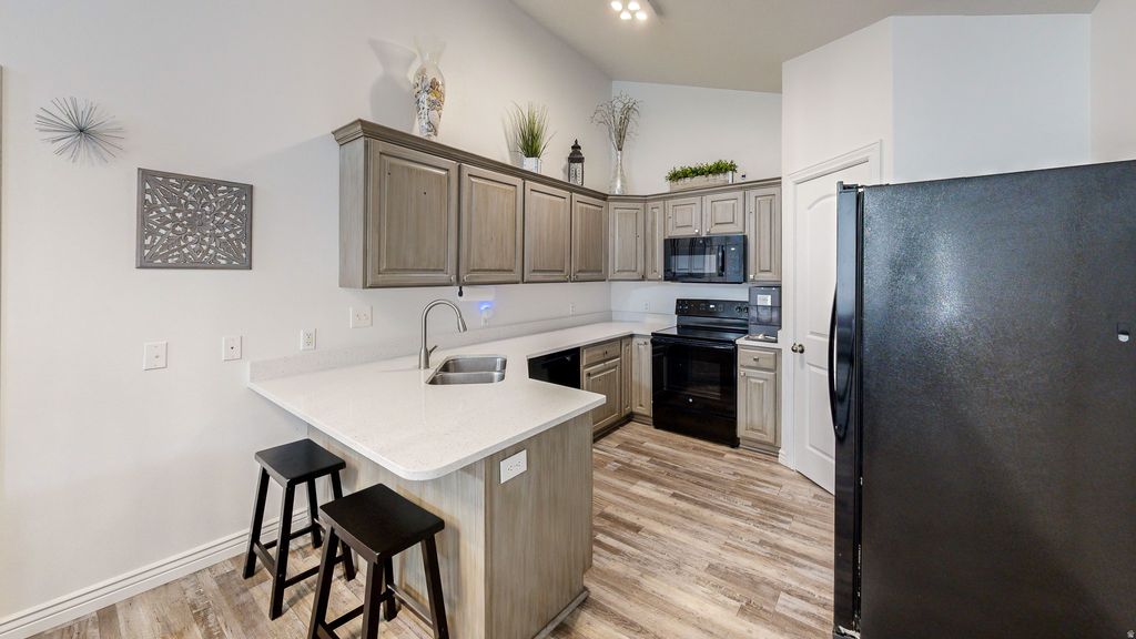 Photo of 3033 E CANYON LOOP, Spanish Fork, UT 84660 (MLS # 2136916)