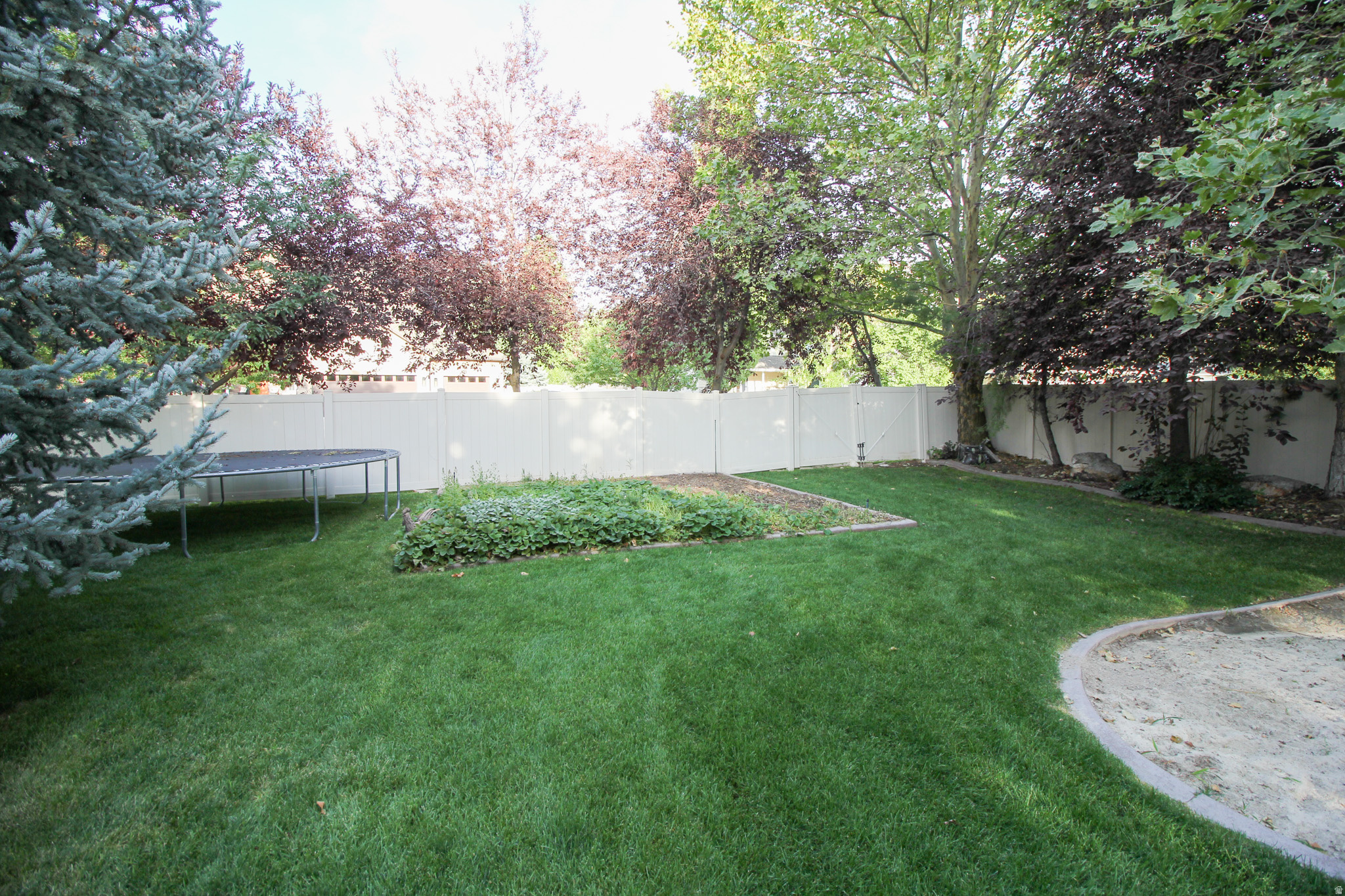 EAST EDGEHILL ESTATES - Residential