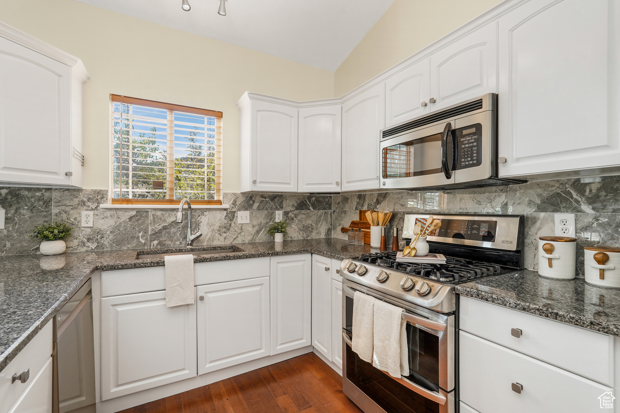 CASTLE ROCK AT RED HAWK RANCH R1-N11 - Residential