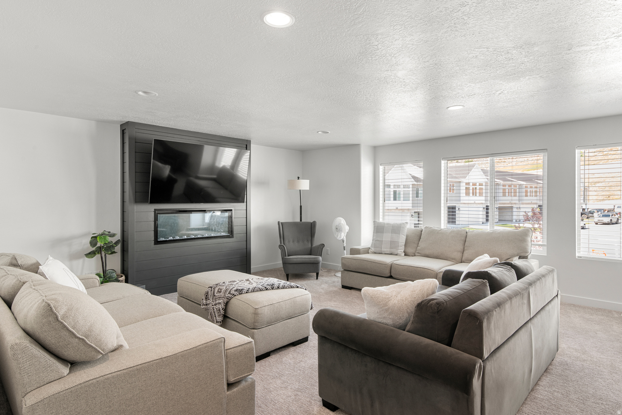 PARADISE PARKWAY - Residential