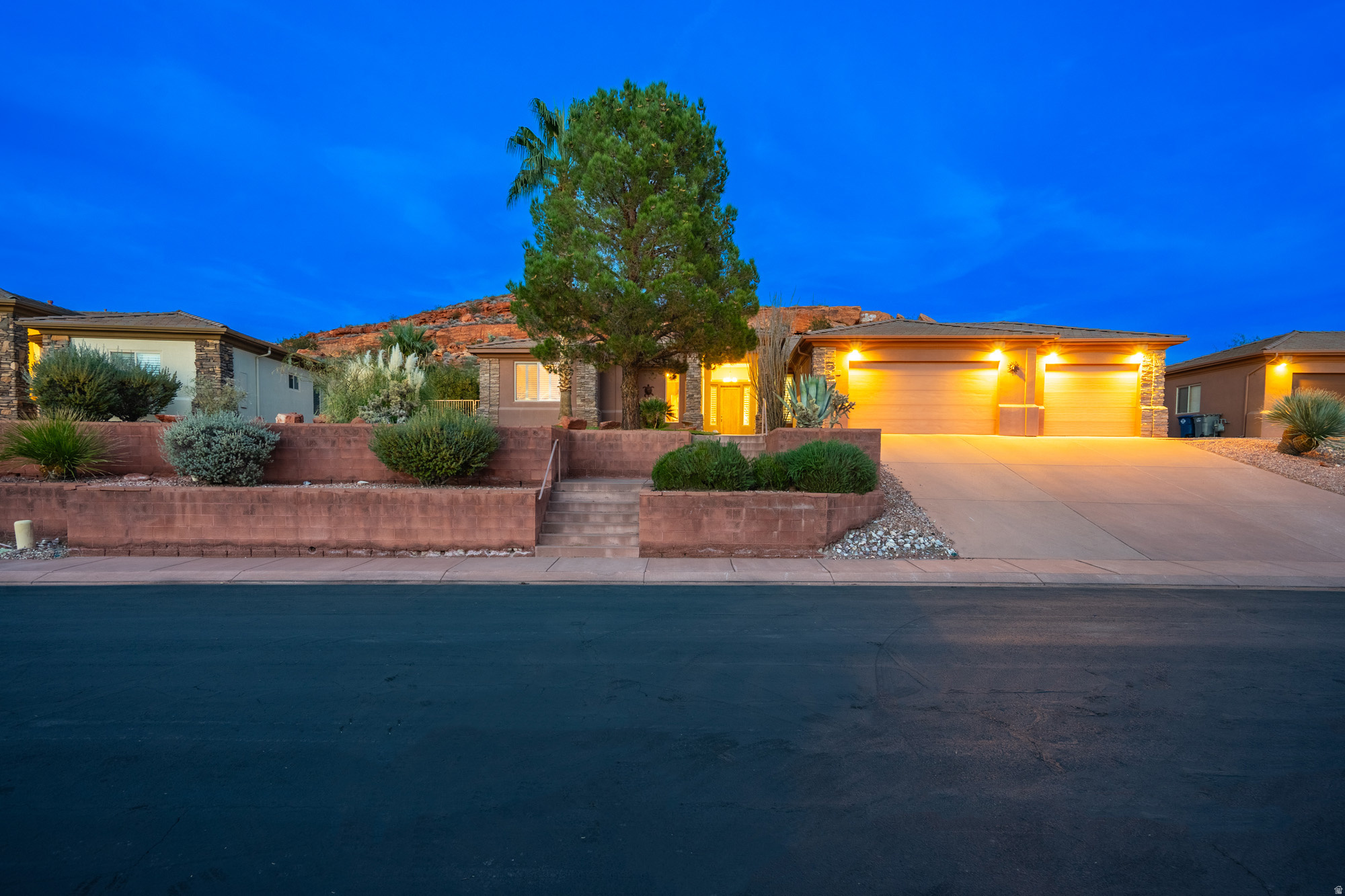 PARADISE CANYON - Residential