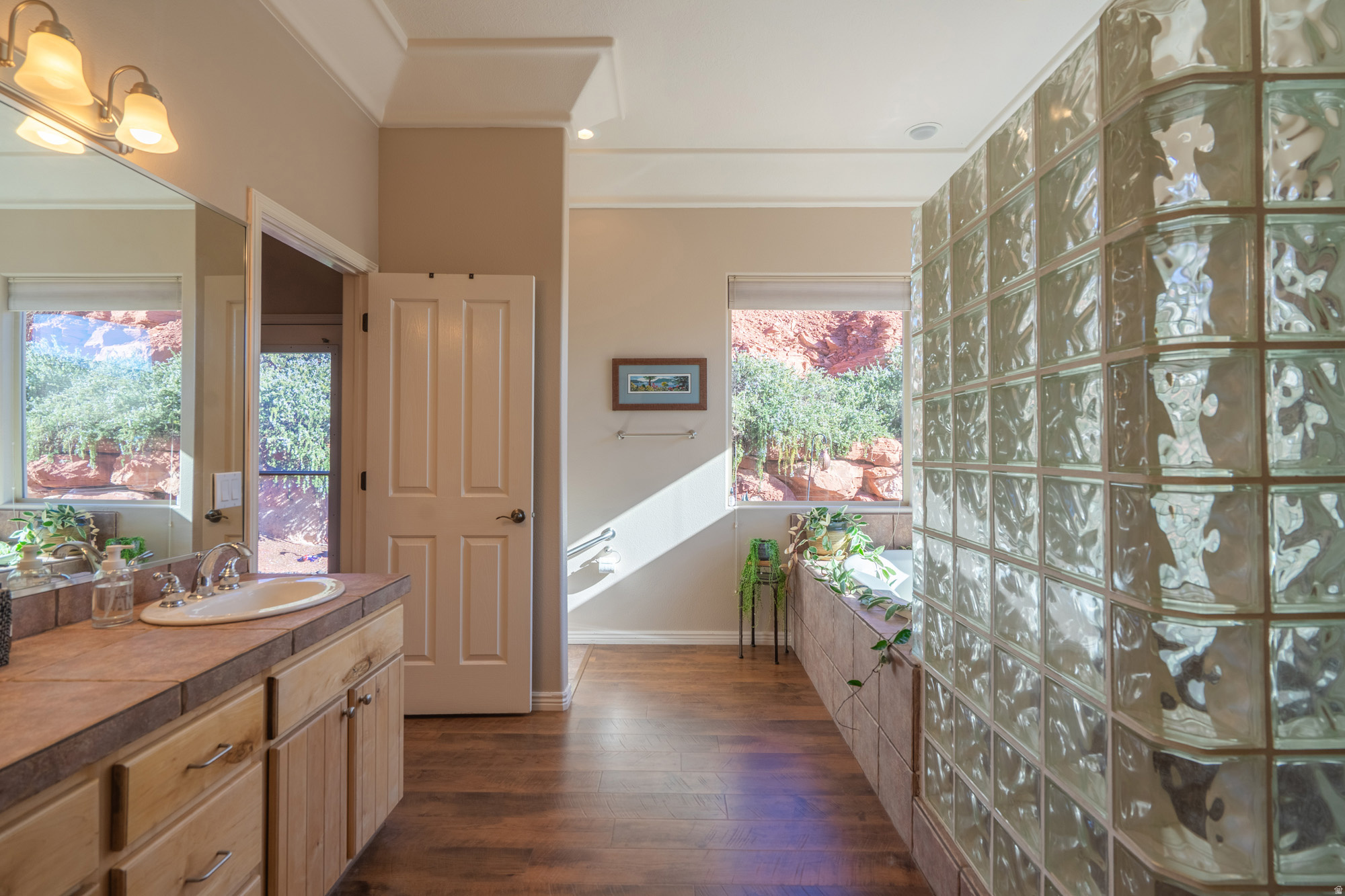 PARADISE CANYON - Residential