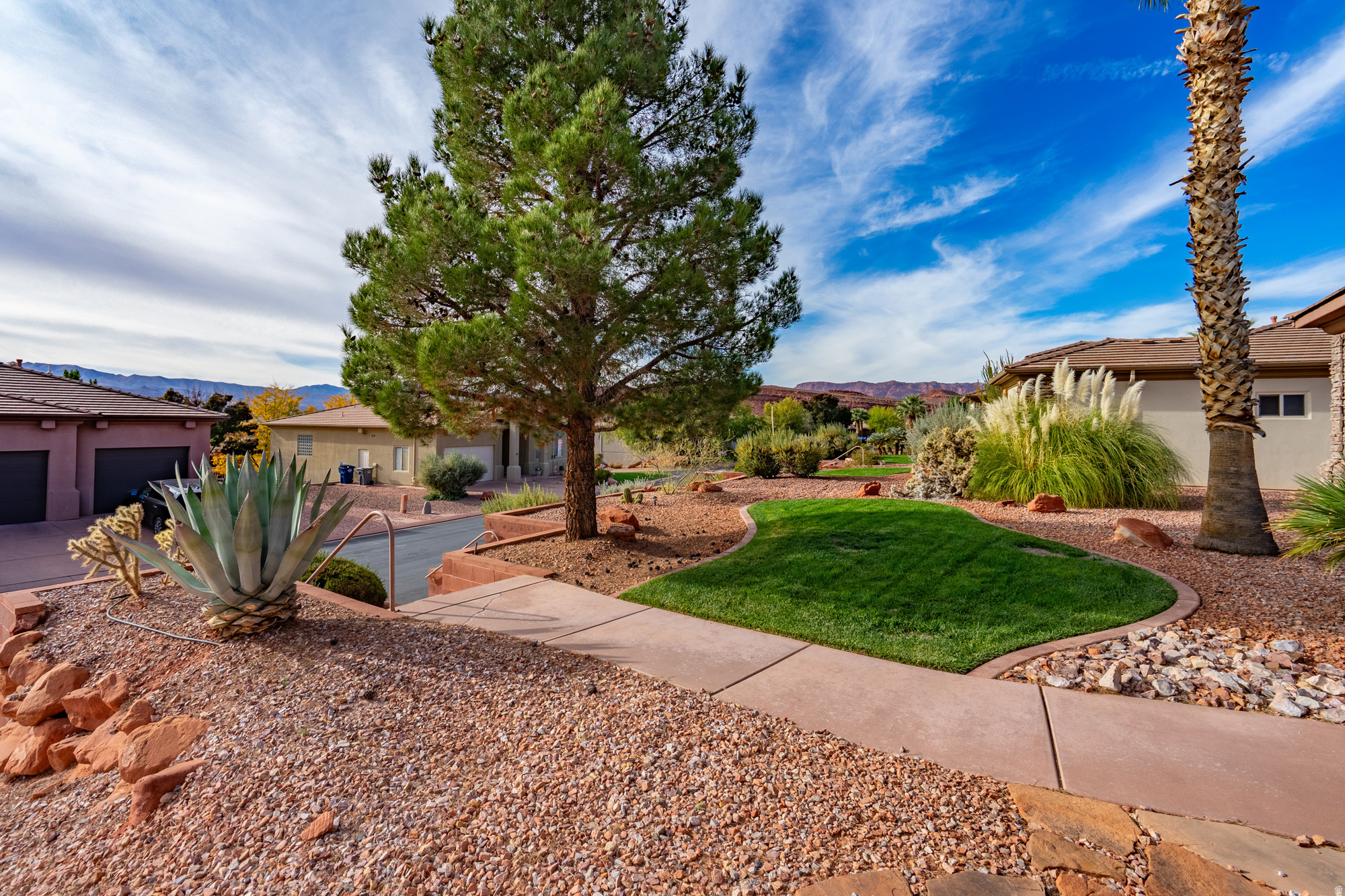 PARADISE CANYON - Residential