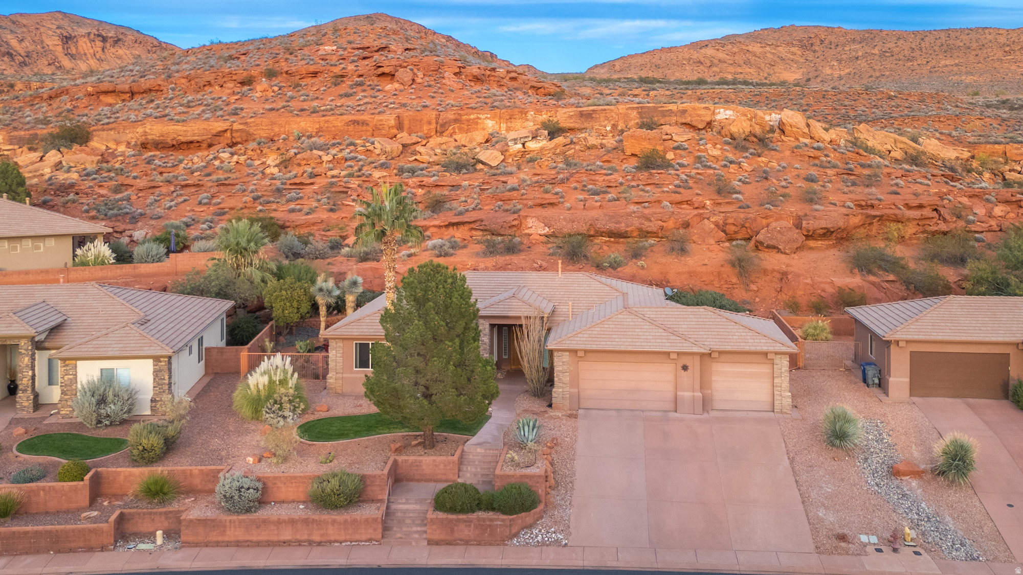 PARADISE CANYON - Residential