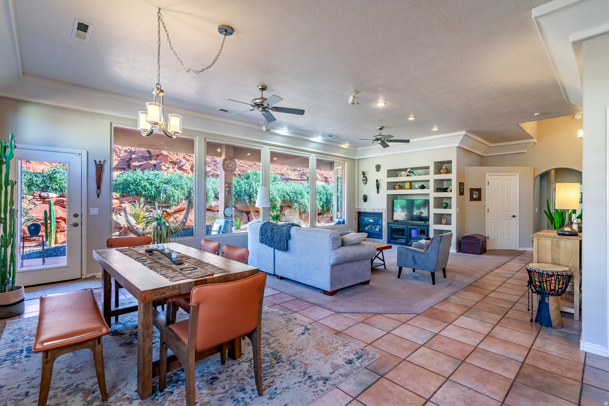 PARADISE CANYON - Residential