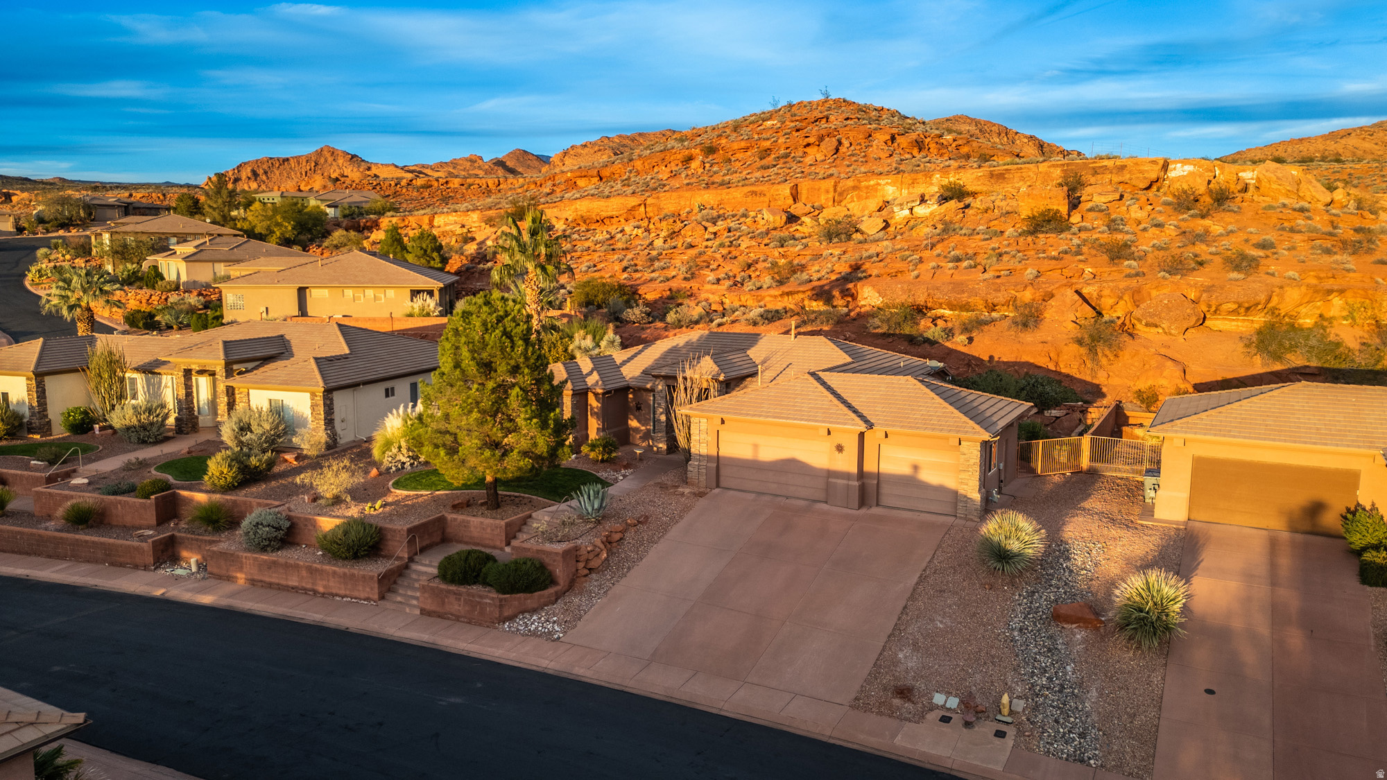 PARADISE CANYON - Residential