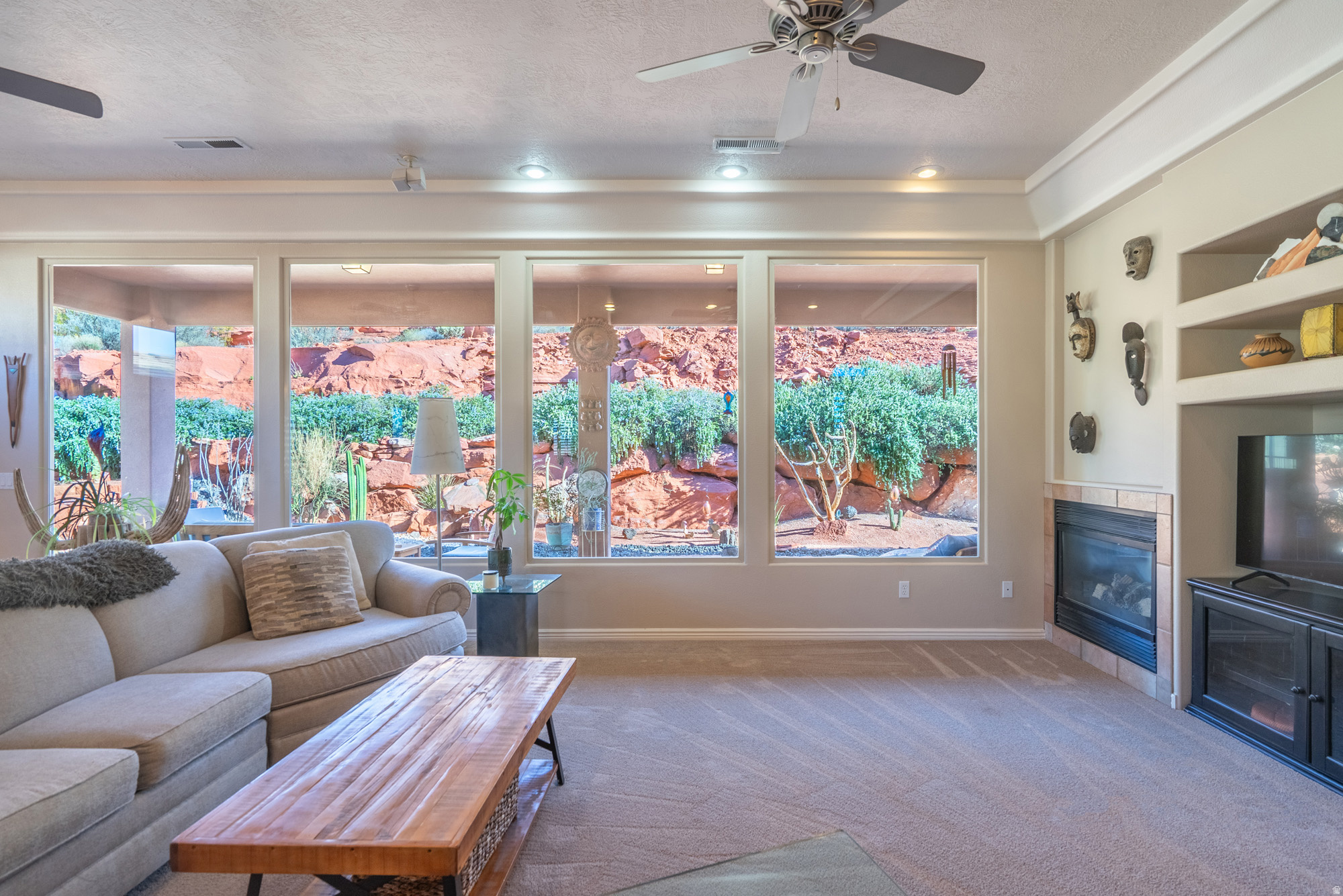 PARADISE CANYON - Residential