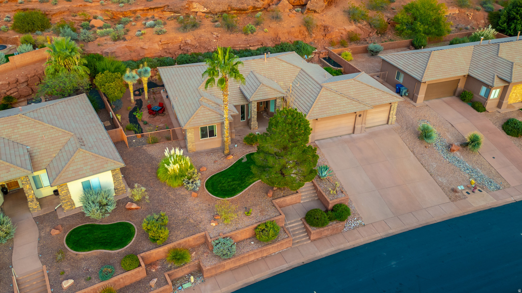 PARADISE CANYON - Residential