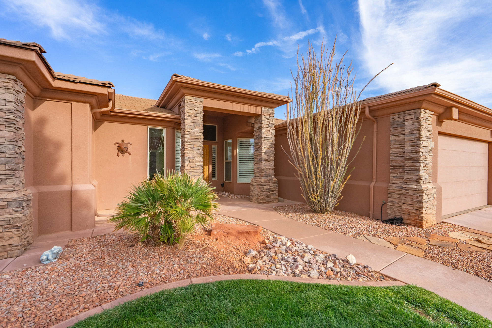 PARADISE CANYON - Residential