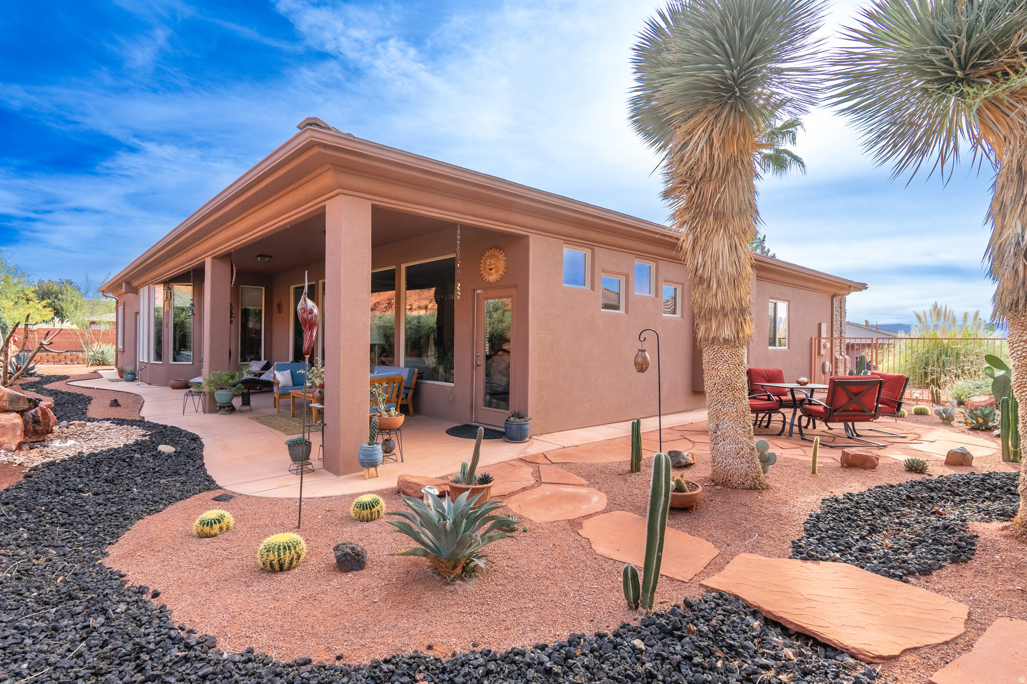 PARADISE CANYON - Residential