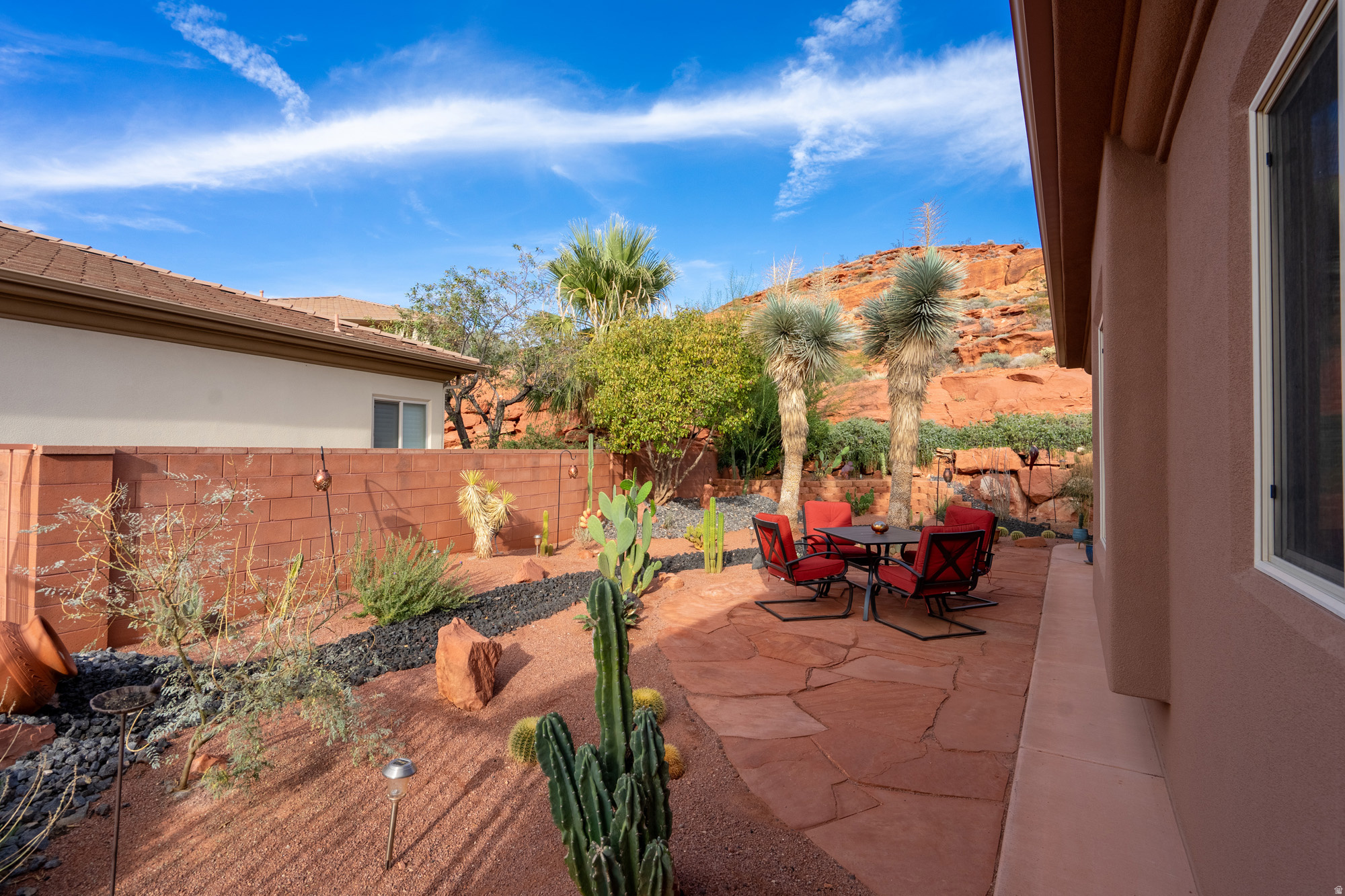 PARADISE CANYON - Residential