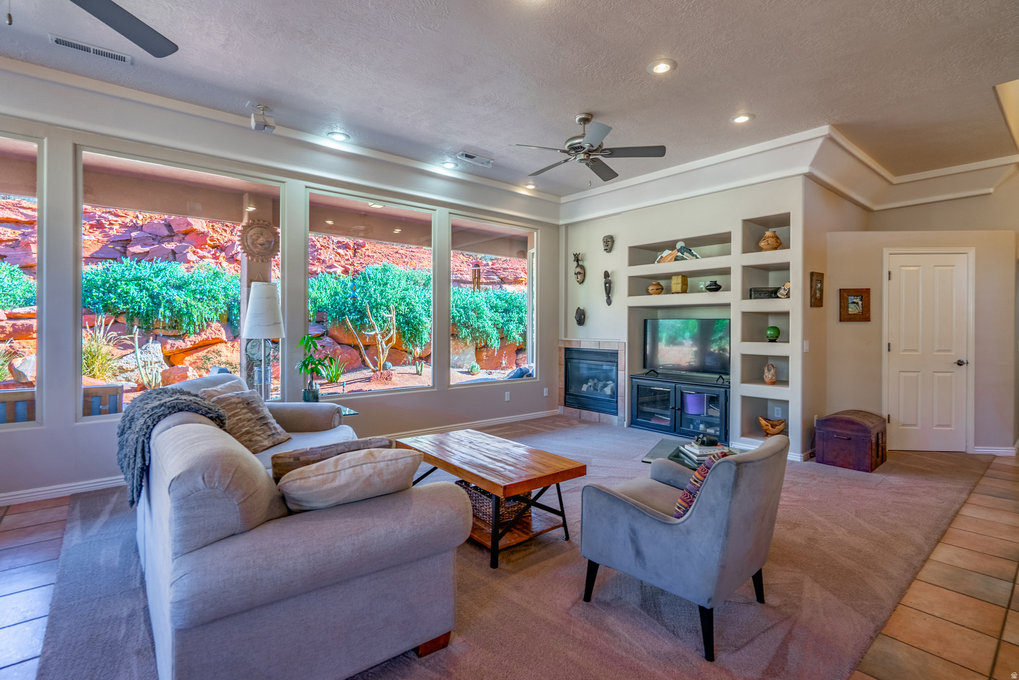 PARADISE CANYON - Residential