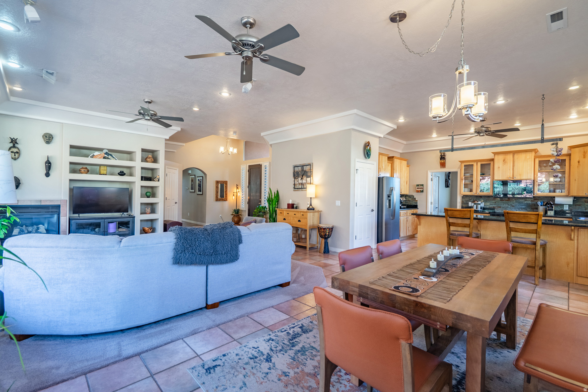 PARADISE CANYON - Residential