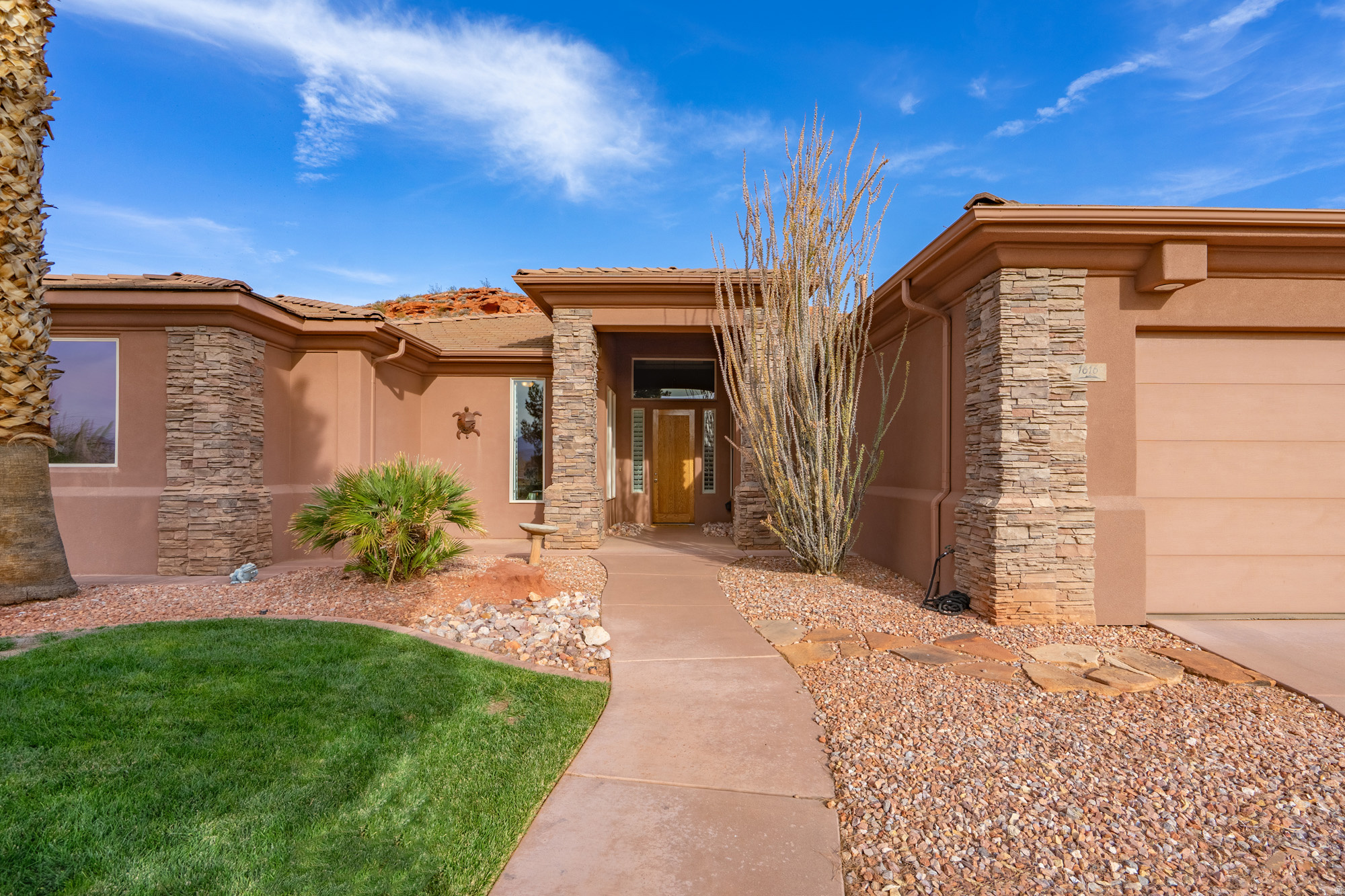 PARADISE CANYON - Residential