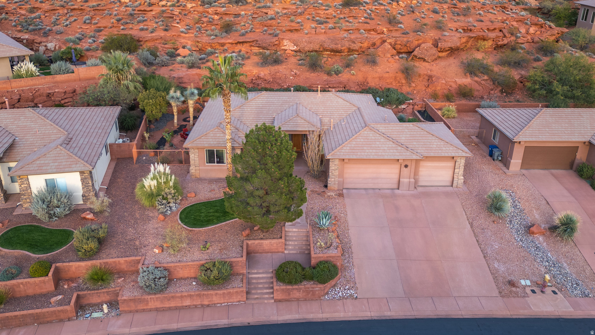 PARADISE CANYON - Residential